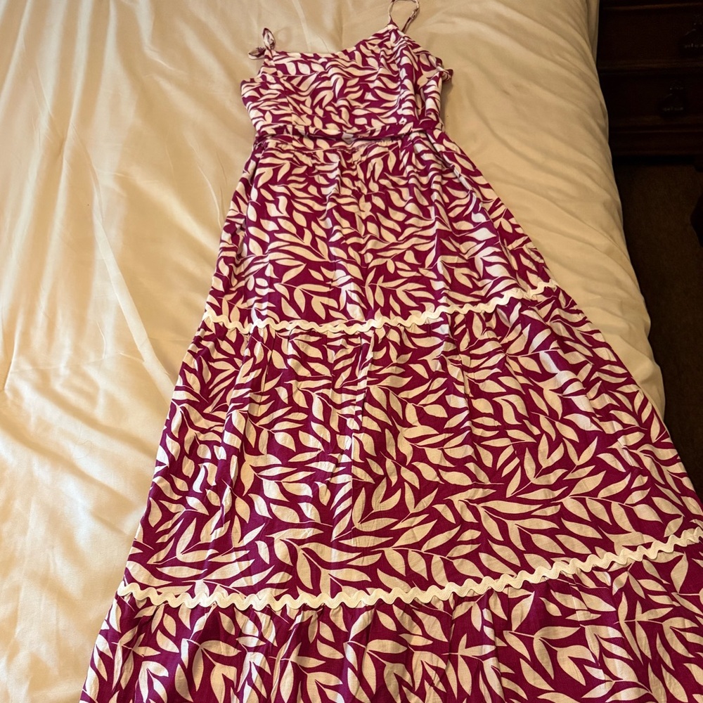 Purple/Deep Magenta and White Leaf Print Maxi Dress